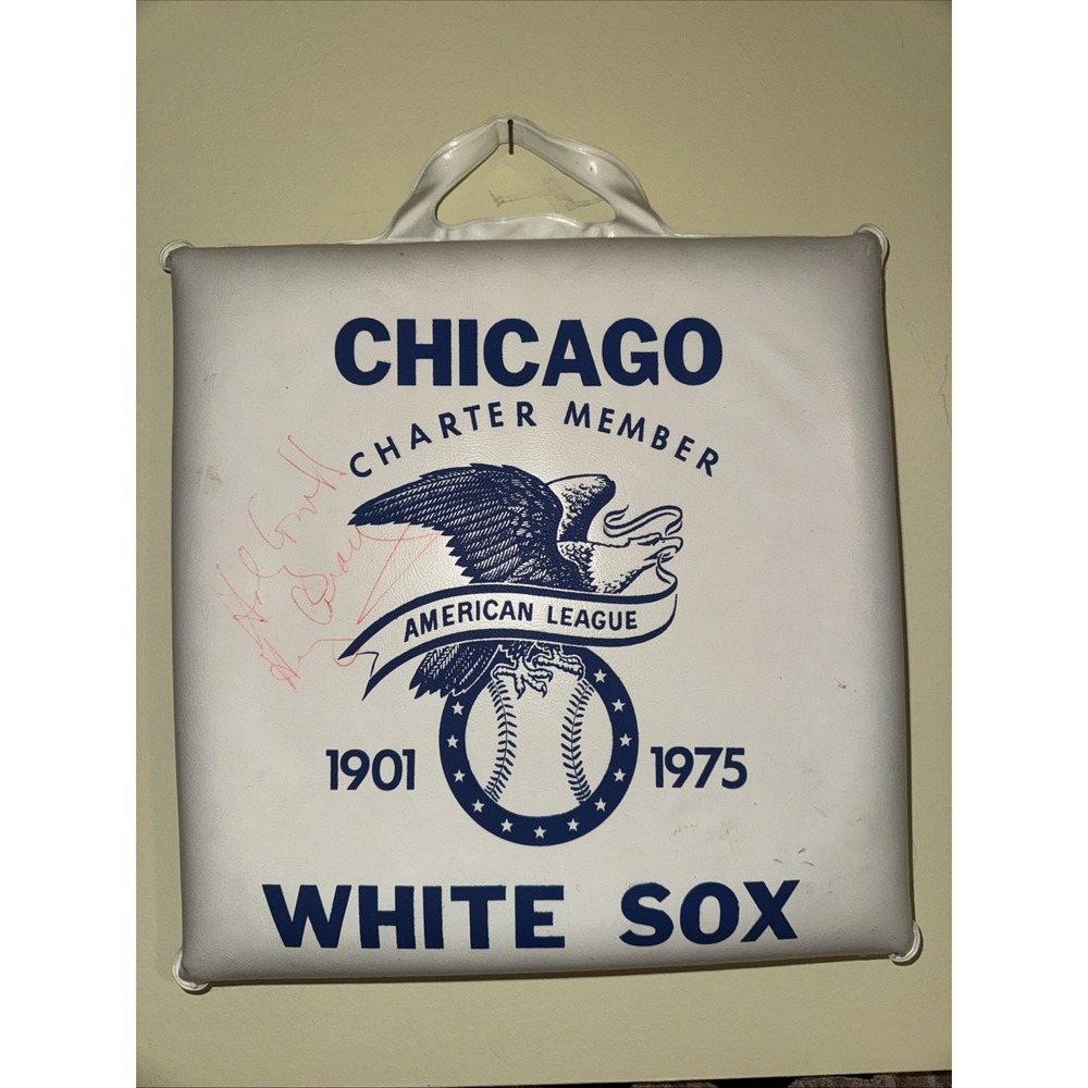 Vintage Rare Charter Member Chicago White Sox foam seat cushion 1901-1975.